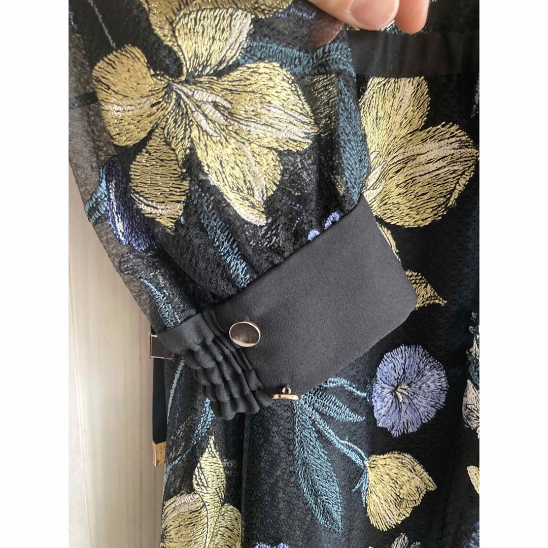 GRACE CONTINENTAL(グレースコンチネンタル)のグレースコンチネンタル　チュールフラワー刺繍ドレス　ワンピース レディースのワンピース(ロングワンピース/マキシワンピース)の商品写真
