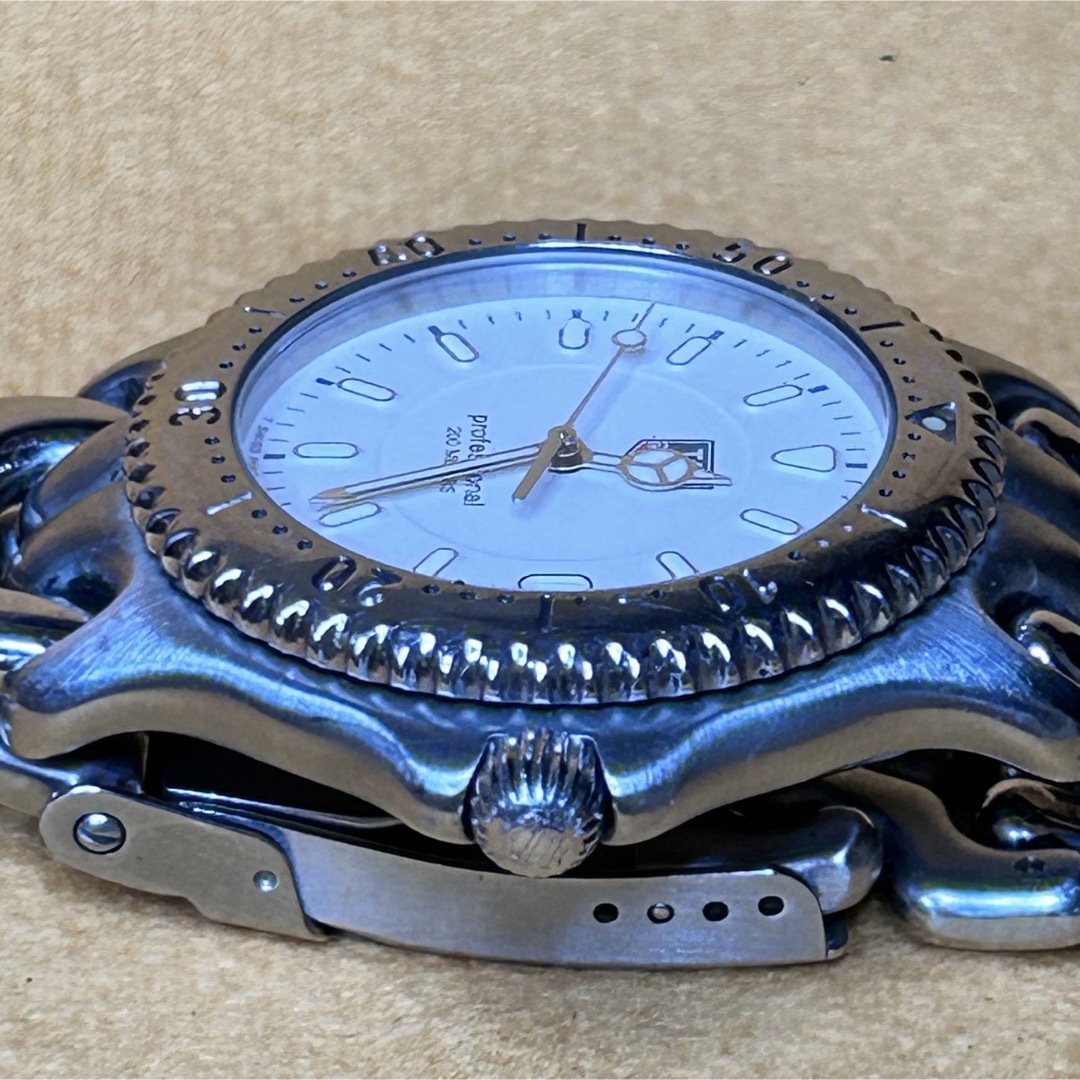 TAG Heuer(タグホイヤー)のタグ ホイヤー プロフェッショナル デイト クォーツ メンズの時計(腕時計(アナログ))の商品写真