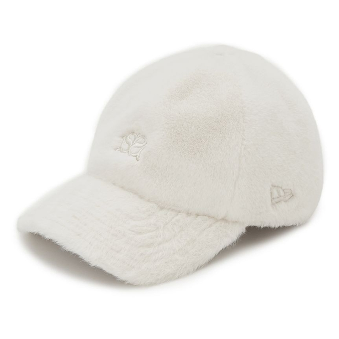 SNIDEL(スナイデル)の新品【 SNIDEL | NEW ERA® 】コラボファーキャップ アイボリー レディースの帽子(キャップ)の商品写真