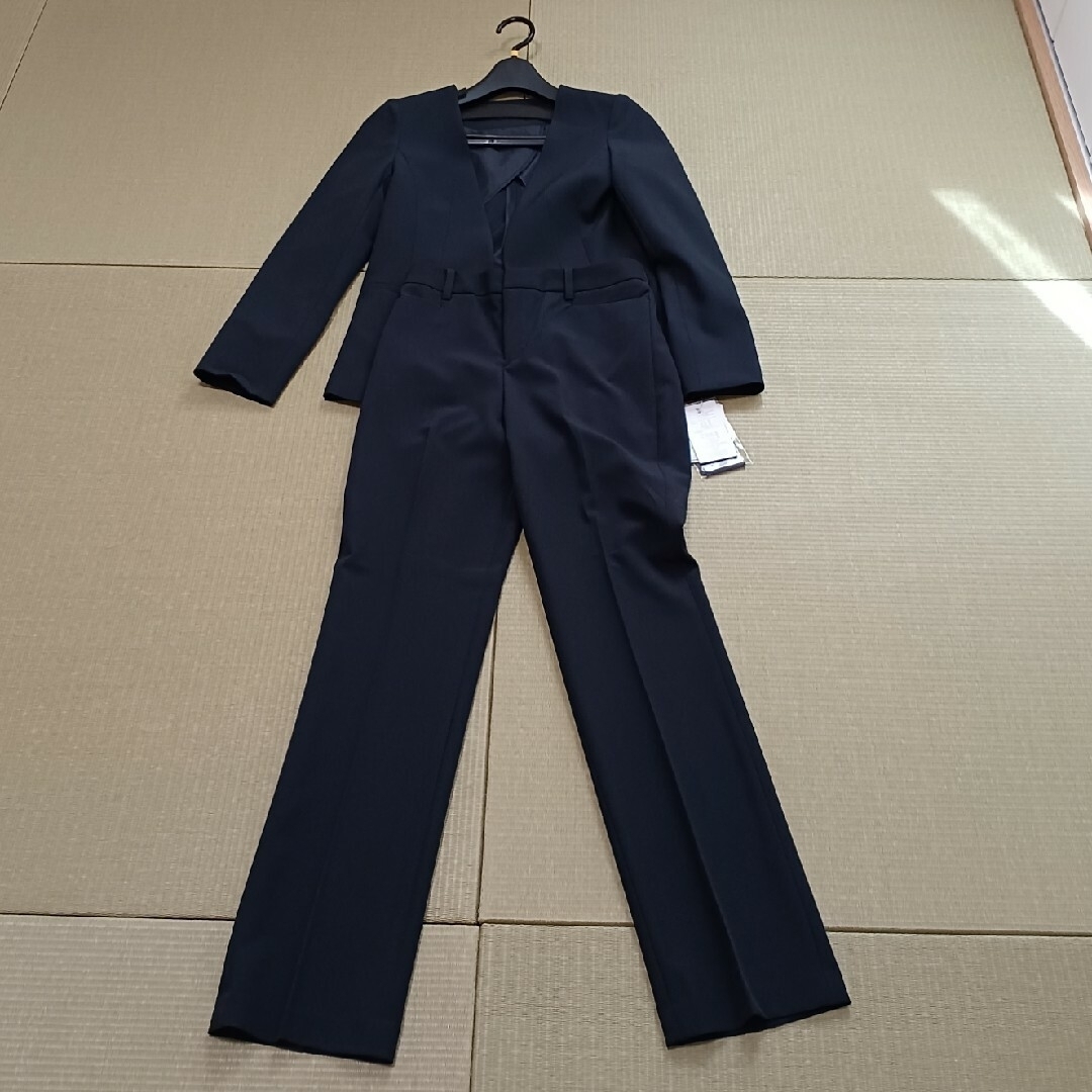 SUIT SELECT】新品未使用 ノーカラースーツ 7号 定価¥28,490カラー