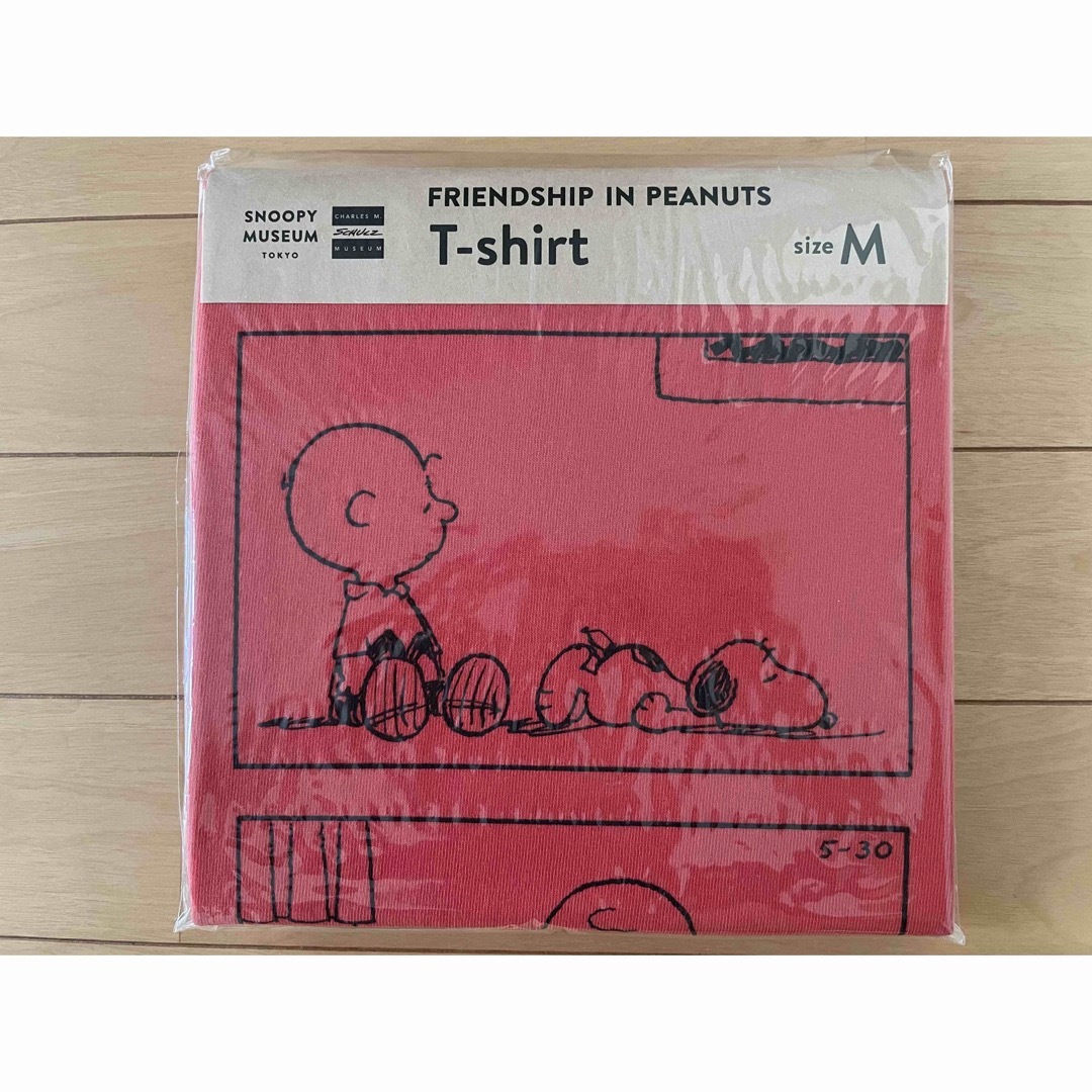 SNOOPY(スヌーピー)の★きまぐれSALE★スヌーピーミュージアム　Tシャツ　スヌーピー エンタメ/ホビーのおもちゃ/ぬいぐるみ(キャラクターグッズ)の商品写真