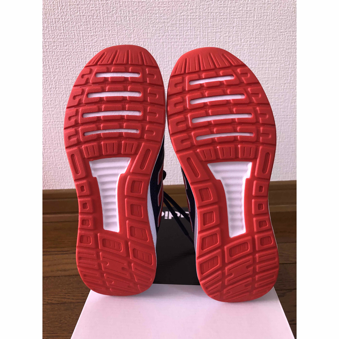 adidas(アディダス)のadidas RUNFALCON K キッズ/ベビー/マタニティのキッズ靴/シューズ(15cm~)(スニーカー)の商品写真