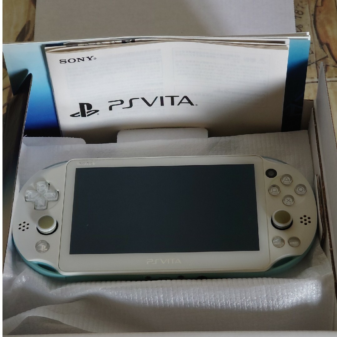 PlayStation Vita - PlayStation®VitaPCH-2000シリーズライトブルー