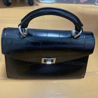 チャールズアンドキース(Charles and Keith)のチャールズアンドキース　charles & keith ハンドバッグ(ハンドバッグ)