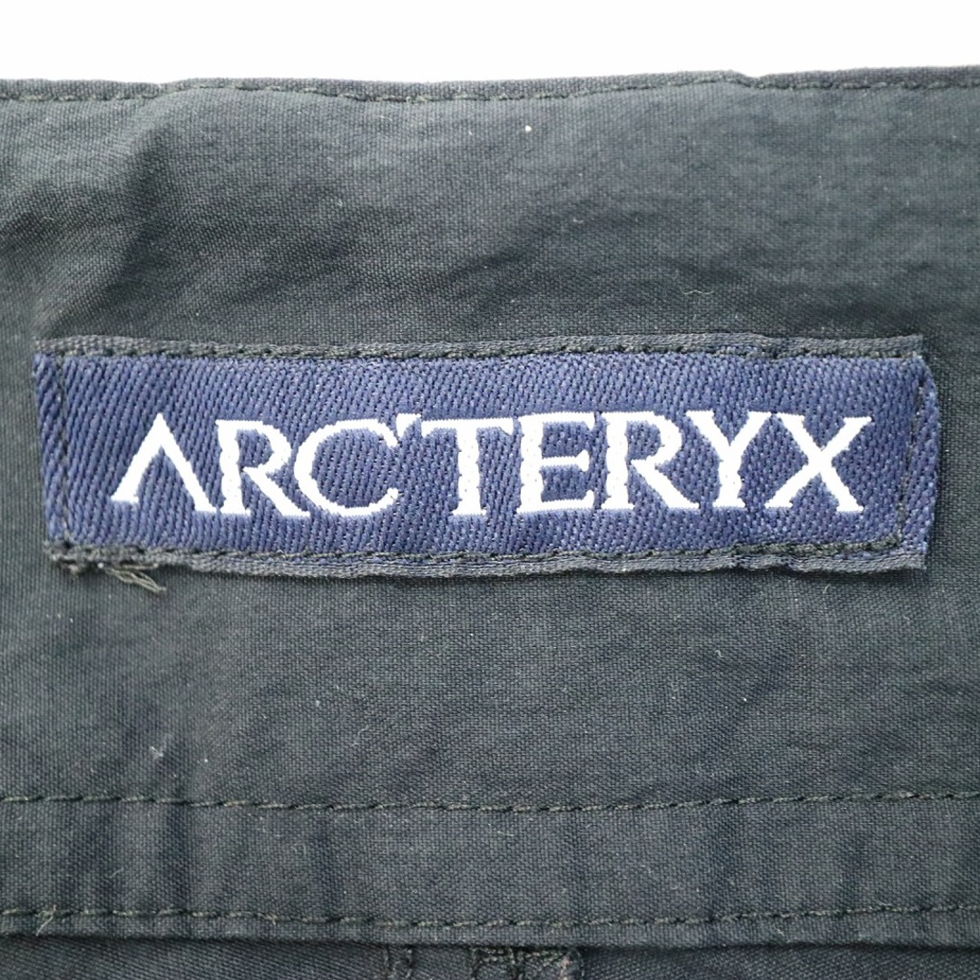 ARC'TERYX(アークテリクス)のSALE// ARC'TERYX アークテリクス ナイロンクロップドパンツ アウトドア テック系 隠しポケット ブラック (レディース 8) O3640 レディースのパンツ(その他)の商品写真