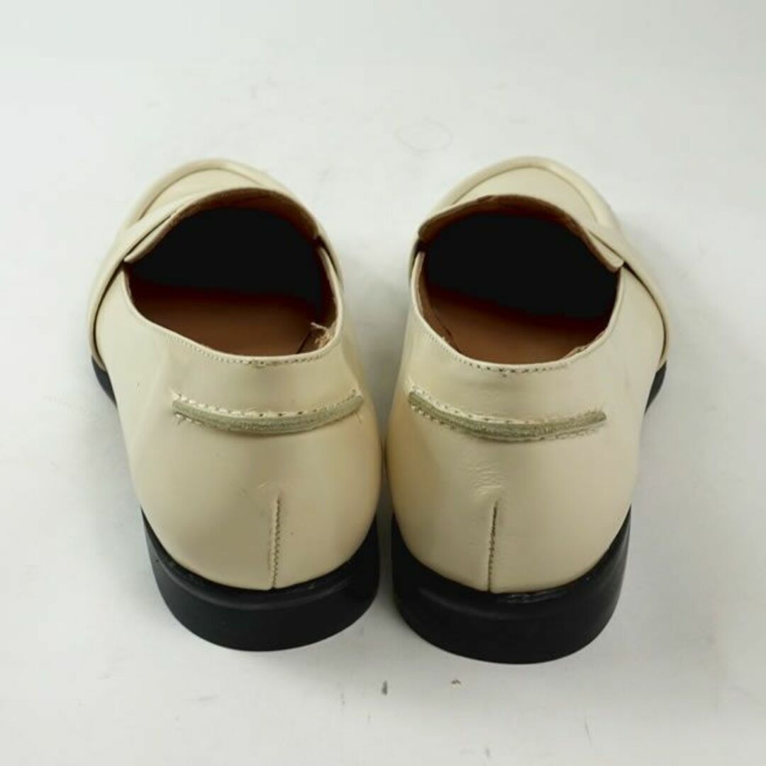yokoko様専用　レザーローファー ホワイト 23.5cm 4804453 レディースの靴/シューズ(ローファー/革靴)の商品写真