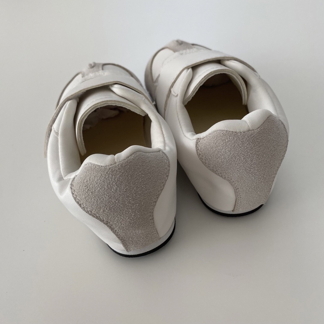 Caramel baby&child (キャラメルベビー&チャイルド)の子供靴　靴　スニーカー　ジャーマントレーナー　ベルクロ　韓国子供服　足袋　18 キッズ/ベビー/マタニティのキッズ靴/シューズ(15cm~)(スニーカー)の商品写真