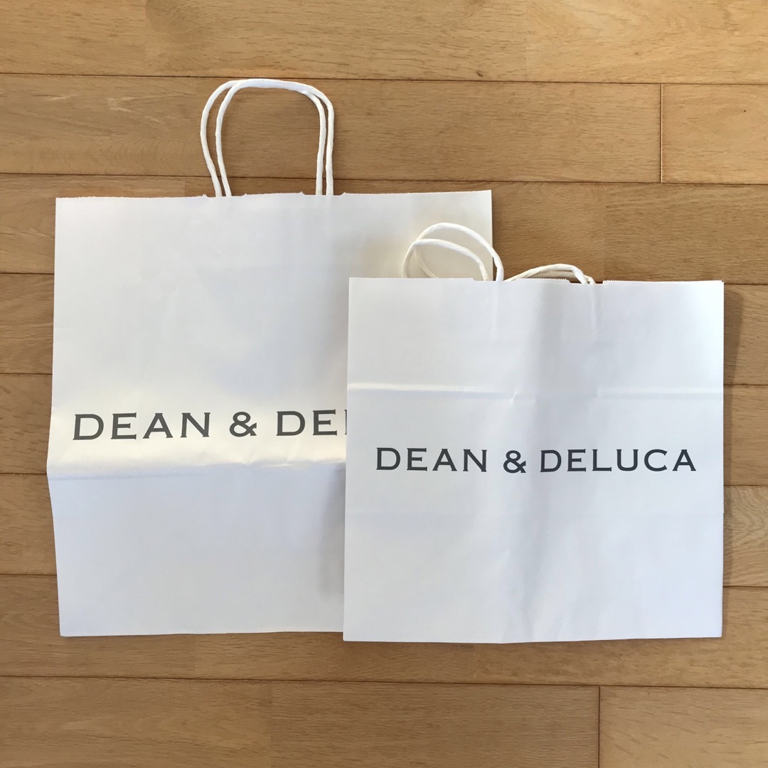 DEAN & DELUCA(ディーンアンドデルーカ)の【新品】DEAN & DELUCA 三段重大とクーラーバッグ グレーL セット インテリア/住まい/日用品のキッチン/食器(弁当用品)の商品写真