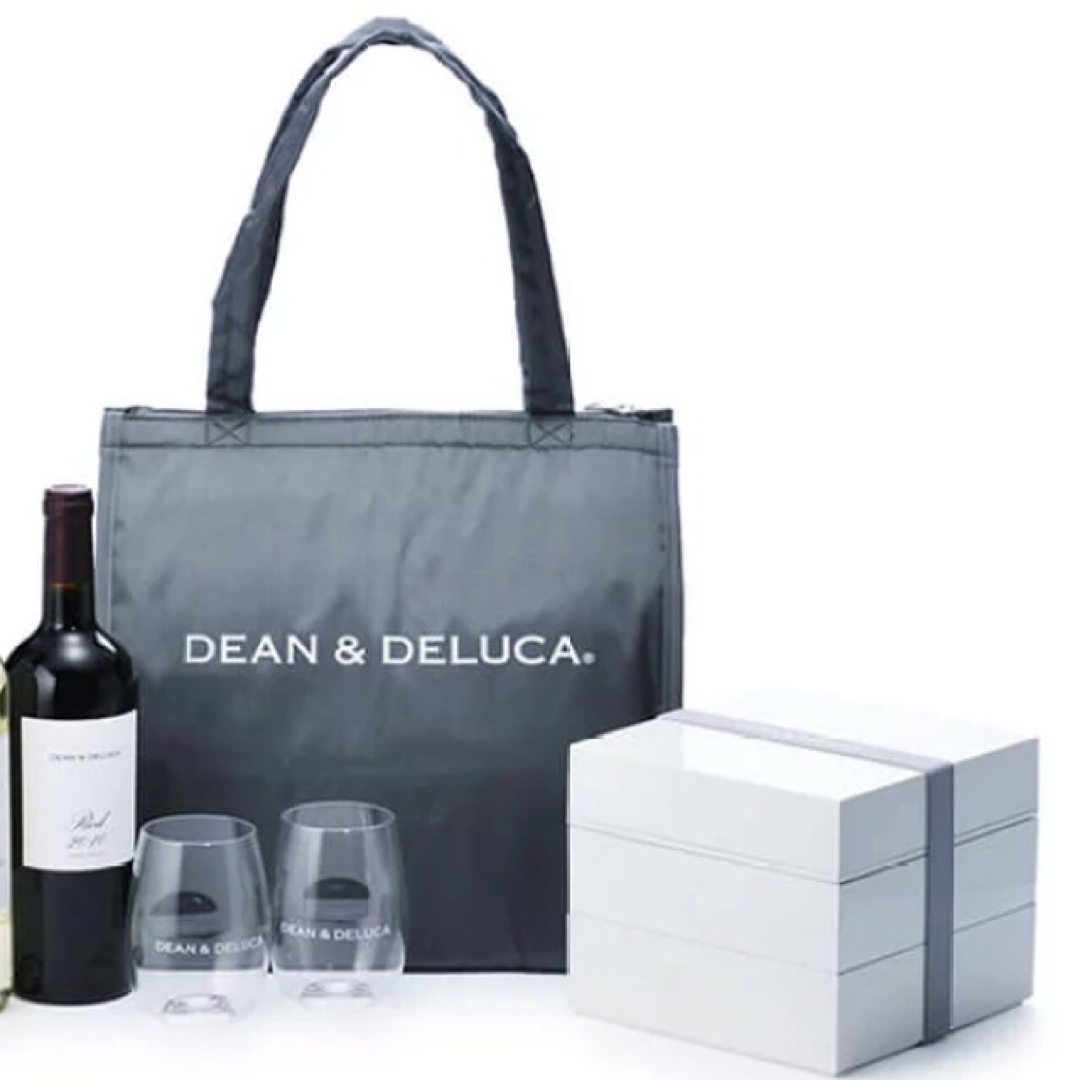 DEAN & DELUCA(ディーンアンドデルーカ)の【新品】DEAN & DELUCA 三段重大とクーラーバッグ グレーL セット インテリア/住まい/日用品のキッチン/食器(弁当用品)の商品写真