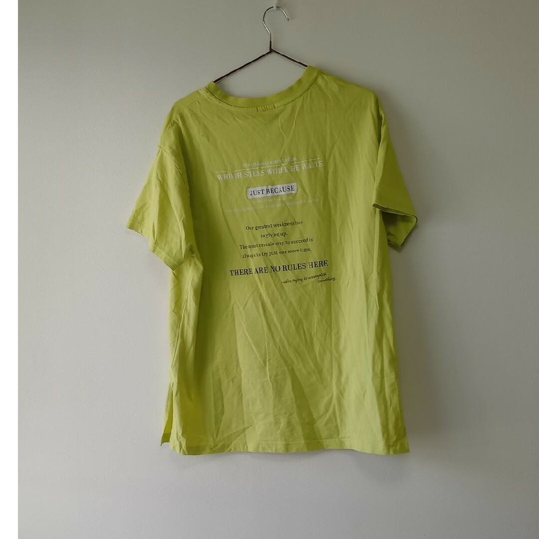 HONEYS(ハニーズ)の新品未使用 バッグロゴ Tシャツ レディースのトップス(Tシャツ(半袖/袖なし))の商品写真