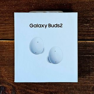 ギャラクシー(Galaxy)の【新品未使用】Galaxy Buds2 White(ヘッドフォン/イヤフォン)