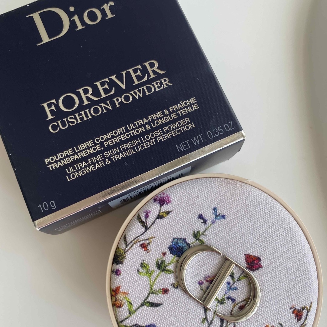 Dior(ディオール)のDior スキンフォーエバークッションパウダー　 コスメ/美容のベースメイク/化粧品(フェイスパウダー)の商品写真