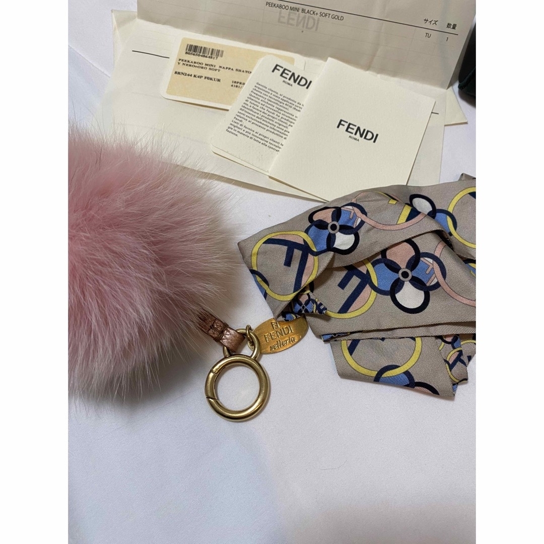 FENDI(フェンディ)のFENDI ピーカブー  アイコニック　ミニ レディースのバッグ(ハンドバッグ)の商品写真