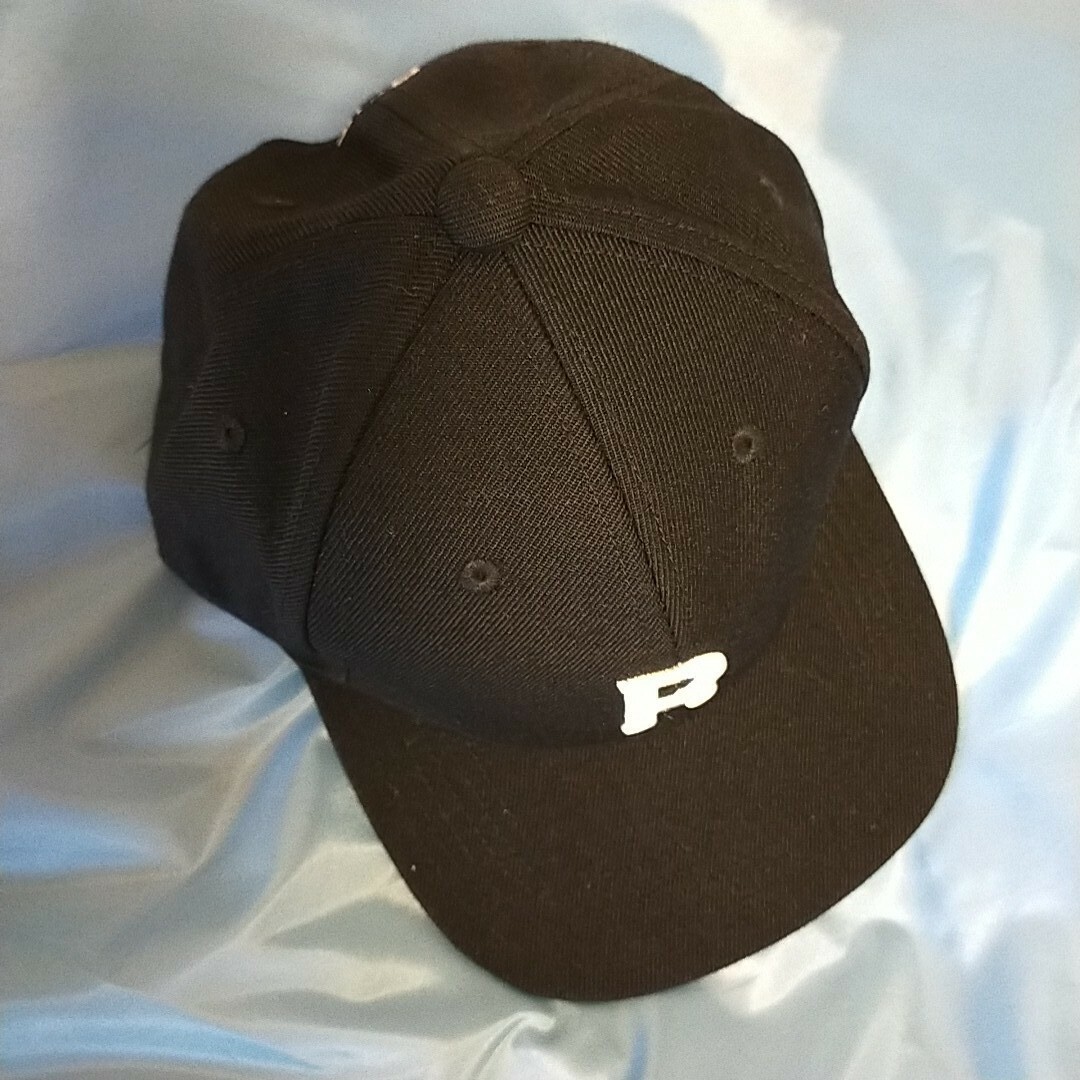 Ron Herman(ロンハーマン)の新品未使用【ロンハーマン】RHC スナップバックキャップ /ブラック メンズの帽子(キャップ)の商品写真
