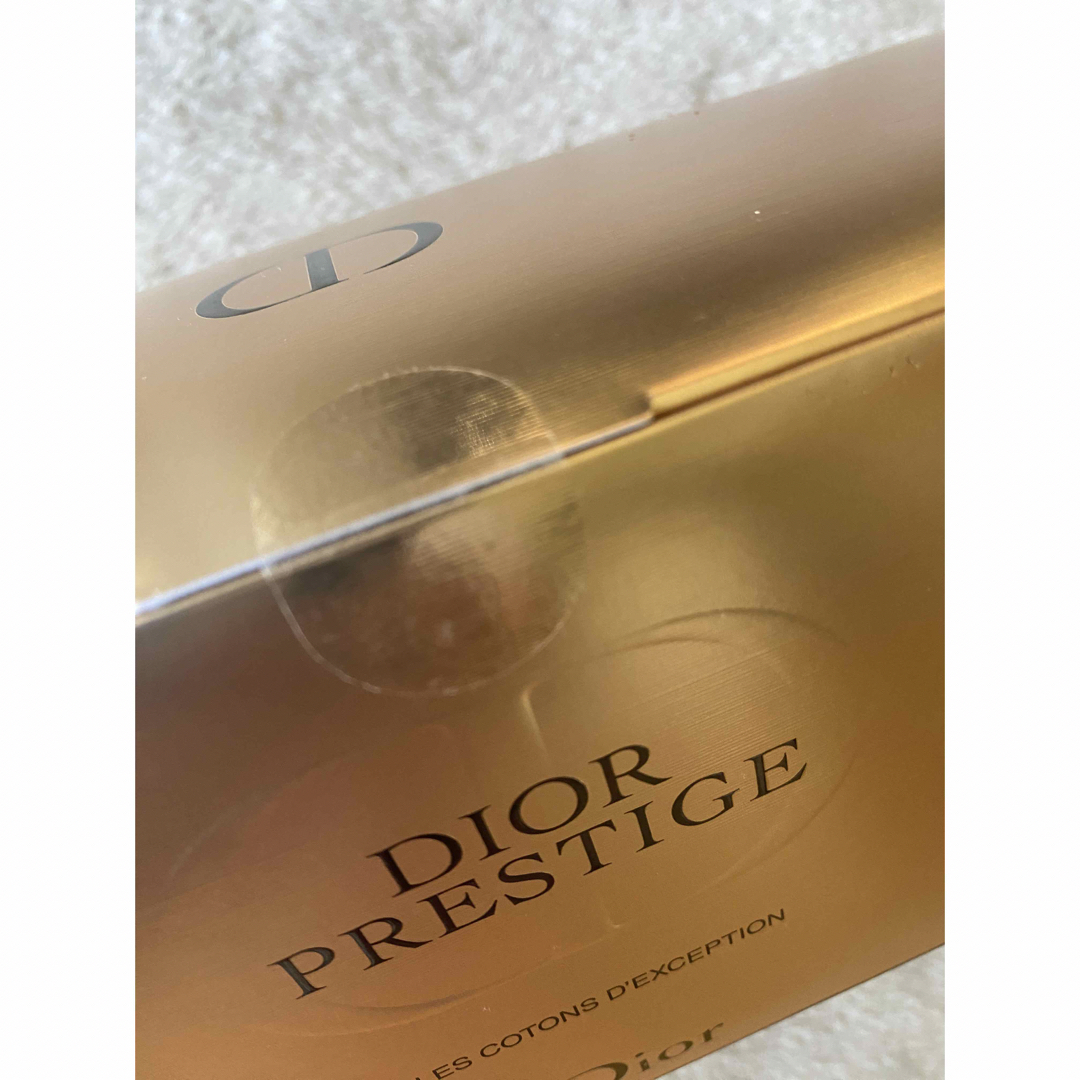 Christian Dior(クリスチャンディオール)のDior ディオール オーガニック コットン 100枚入 ロゴ入り コスメ/美容のメイク道具/ケアグッズ(コットン)の商品写真