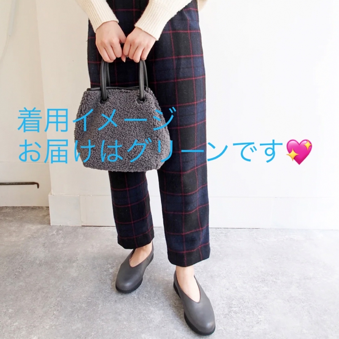 新品✨タグ付き♪定価11,000円　上品　グリーン　シューズ　大特価‼️  レディースの靴/シューズ(スリッポン/モカシン)の商品写真