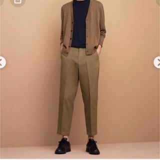 ユニクロ(UNIQLO)のUNIQLO U ワイドフィットテーパードアンクルチノ　ブラウン(チノパン)