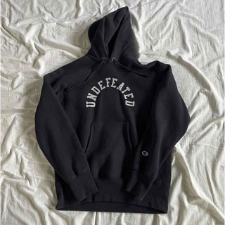 アンディフィーテッド(UNDEFEATED)のundefeated champion コラボ　パーカー(パーカー)