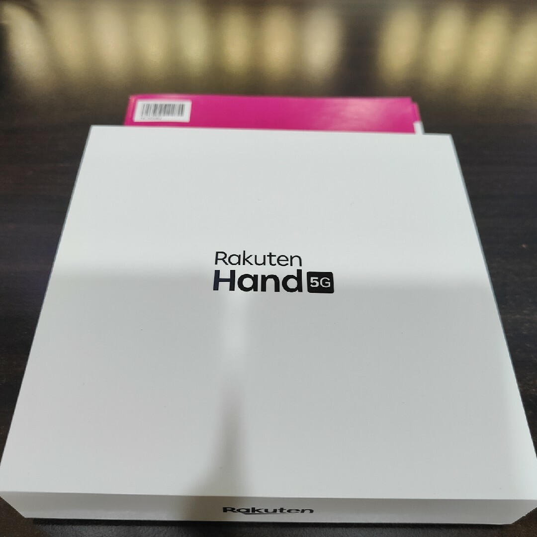 Rakuten Hand 5G REDスマートフォン本体