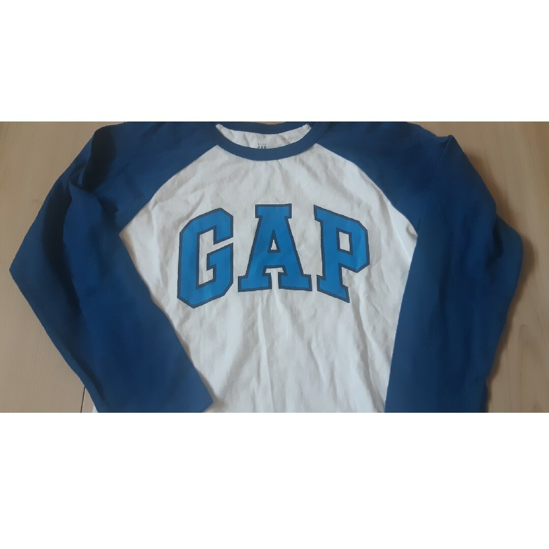 babyGAP(ベビーギャップ)のbaby GAP ロングTシャツ　長袖　5Y 110　ロンT キッズ/ベビー/マタニティのキッズ服男の子用(90cm~)(Tシャツ/カットソー)の商品写真