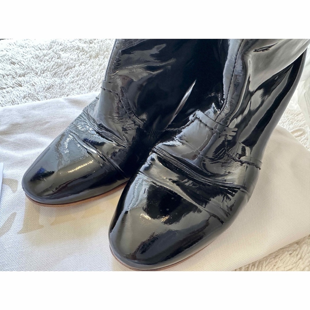 18万 Chloe ロングブーツ 黒 エナメル パテントレザー 37(24) 18万 Chloe ロングブーツ 黒 エナメル パテントレザー 37(24)