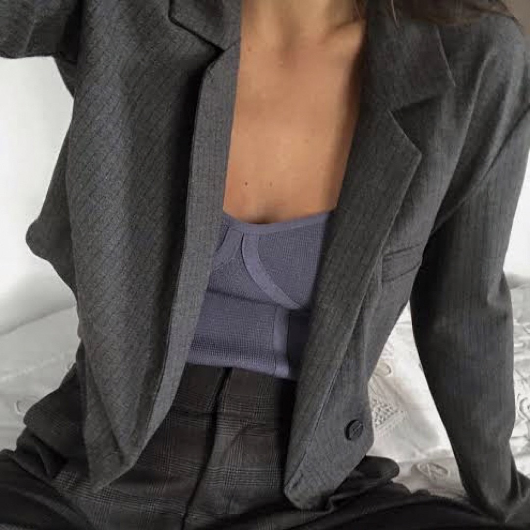 ZARA - 新品 ZARA ピンストライプ クロップドブレザーの通販 by ZARA - 新品 ZARA ピンストライプ クロップドブレザーの通販 by