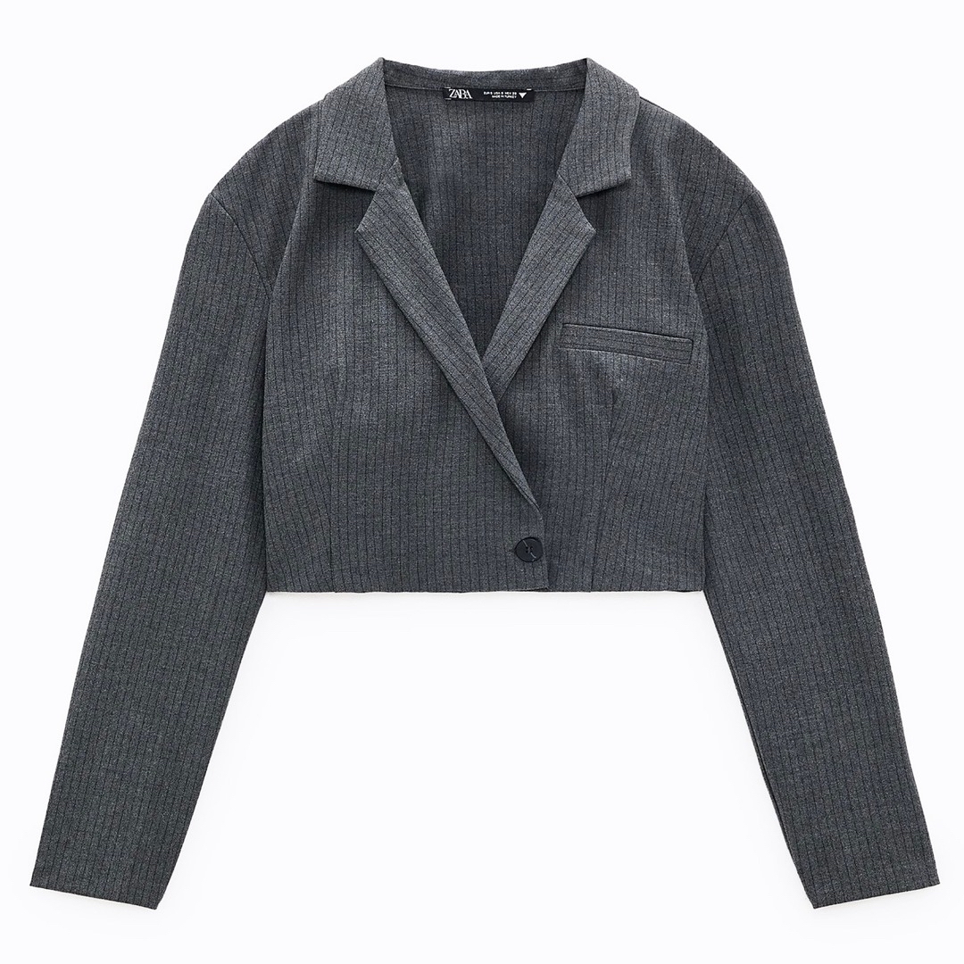 ZARA(ザラ)の新品 ZARA ピンストライプ クロップドブレザー レディースのジャケット/アウター(テーラードジャケット)の商品写真