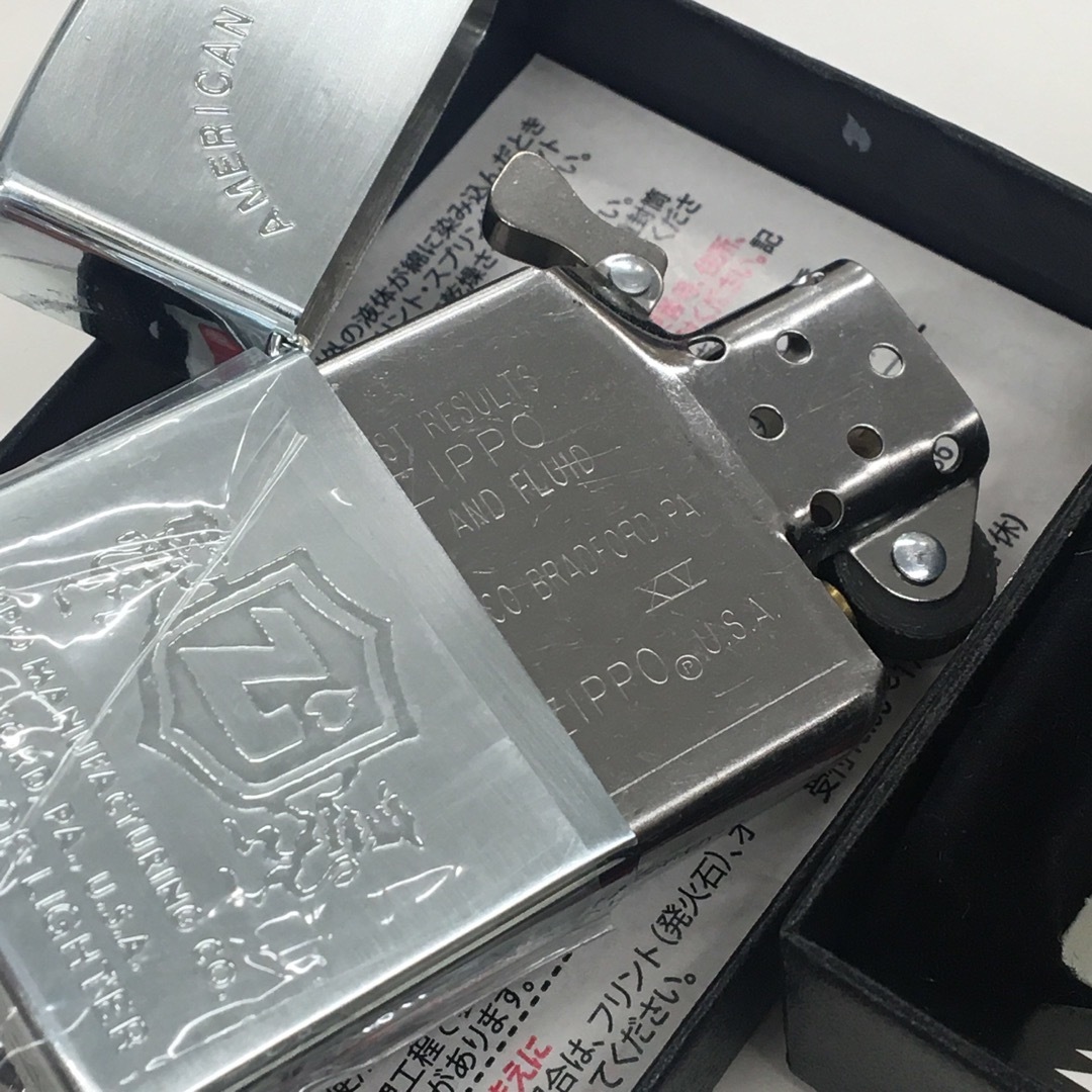 ZIPPO(ジッポー)のZIPPO ジッポー エンブレム刻印 1999 未使用新品 デッドストック メンズのファッション小物(タバコグッズ)の商品写真