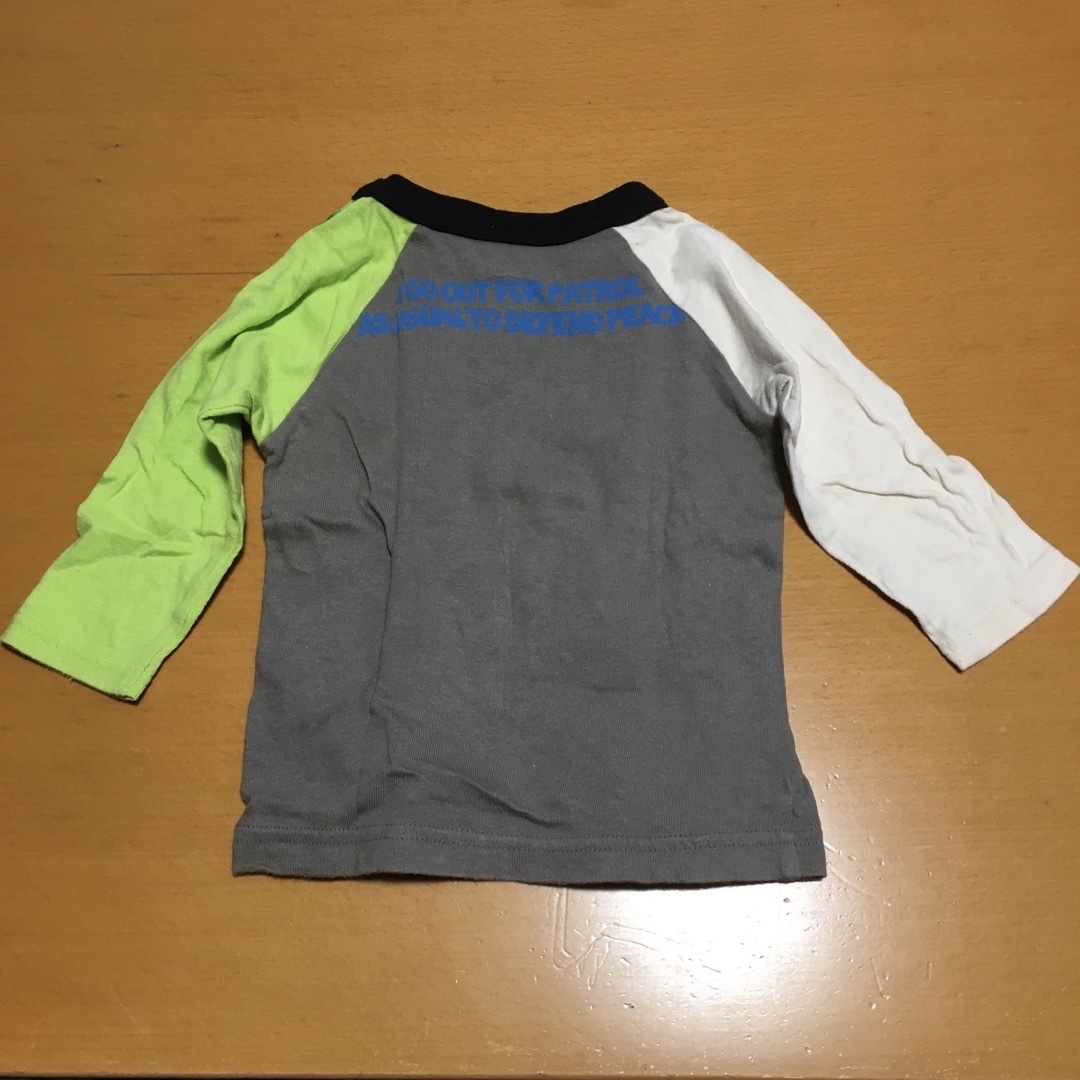 男の子  長袖　Tシャツ　カットソー　2枚セット　80㎝ キッズ/ベビー/マタニティのベビー服(~85cm)(Ｔシャツ)の商品写真