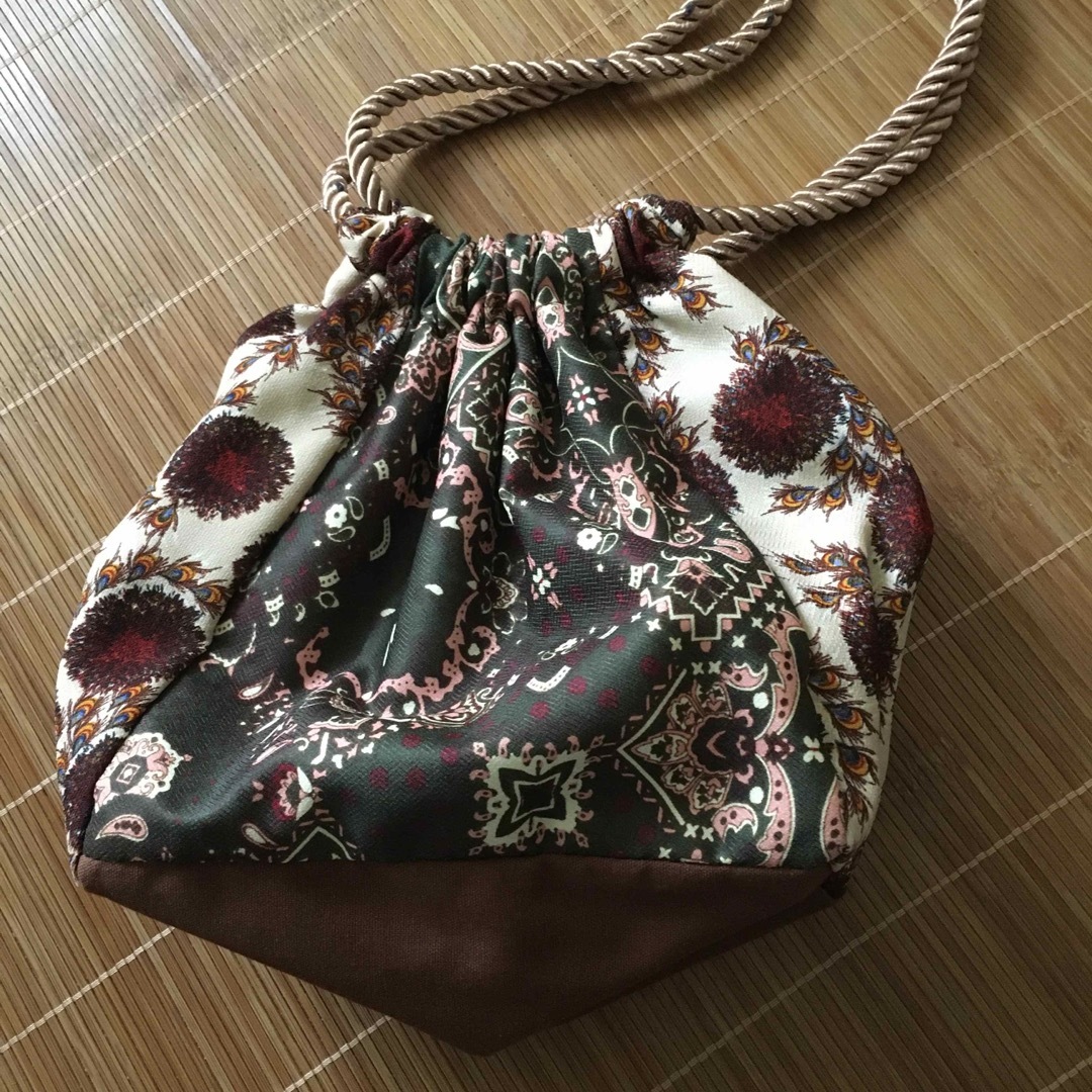 Donoban(ドノバン)の未使用新品‼️ドノバン　パッチワーク巾着　バッグ レディースのバッグ(ショルダーバッグ)の商品写真