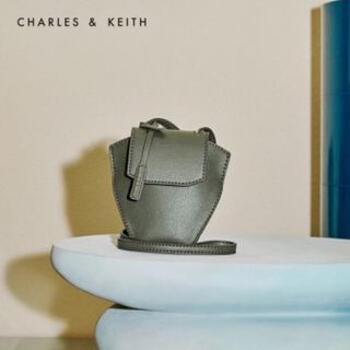 チャールズアンドキース(Charles and Keith)のチャールズアンドキース　ミニバッグ(ショルダーバッグ)