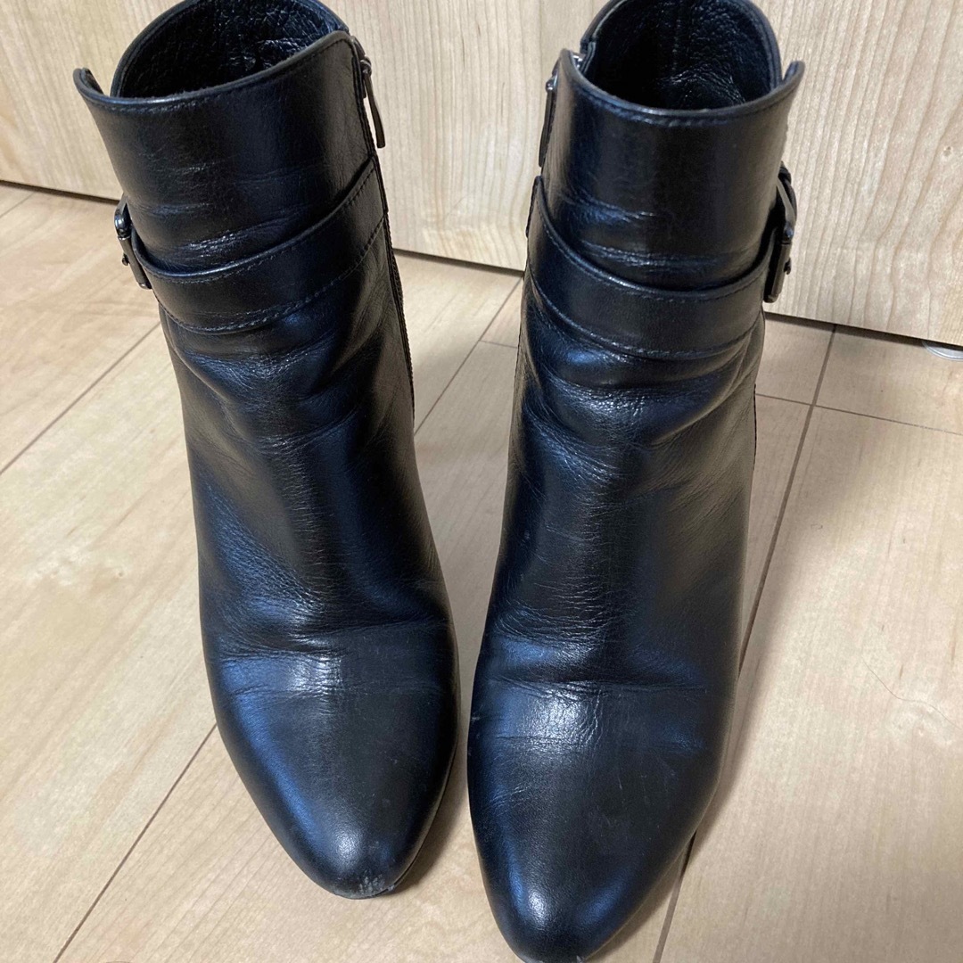 DIANA(ダイアナ)のダイアナ　DIANA 黒　ショートブーツ　22.5センチ レディースの靴/シューズ(ブーツ)の商品写真