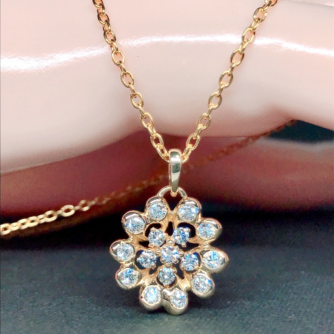 ディオール 0.23ct ダイヤモンドネックレス 750/K18 フラワー 希少