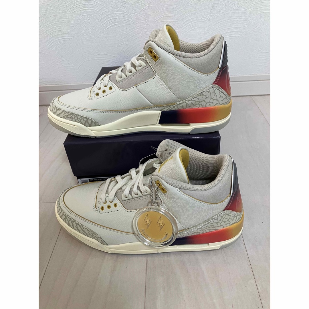 NIKE(ナイキ)のJ Balvin Nike Air Jordan 3 Retro Sunset メンズの靴/シューズ(スニーカー)の商品写真