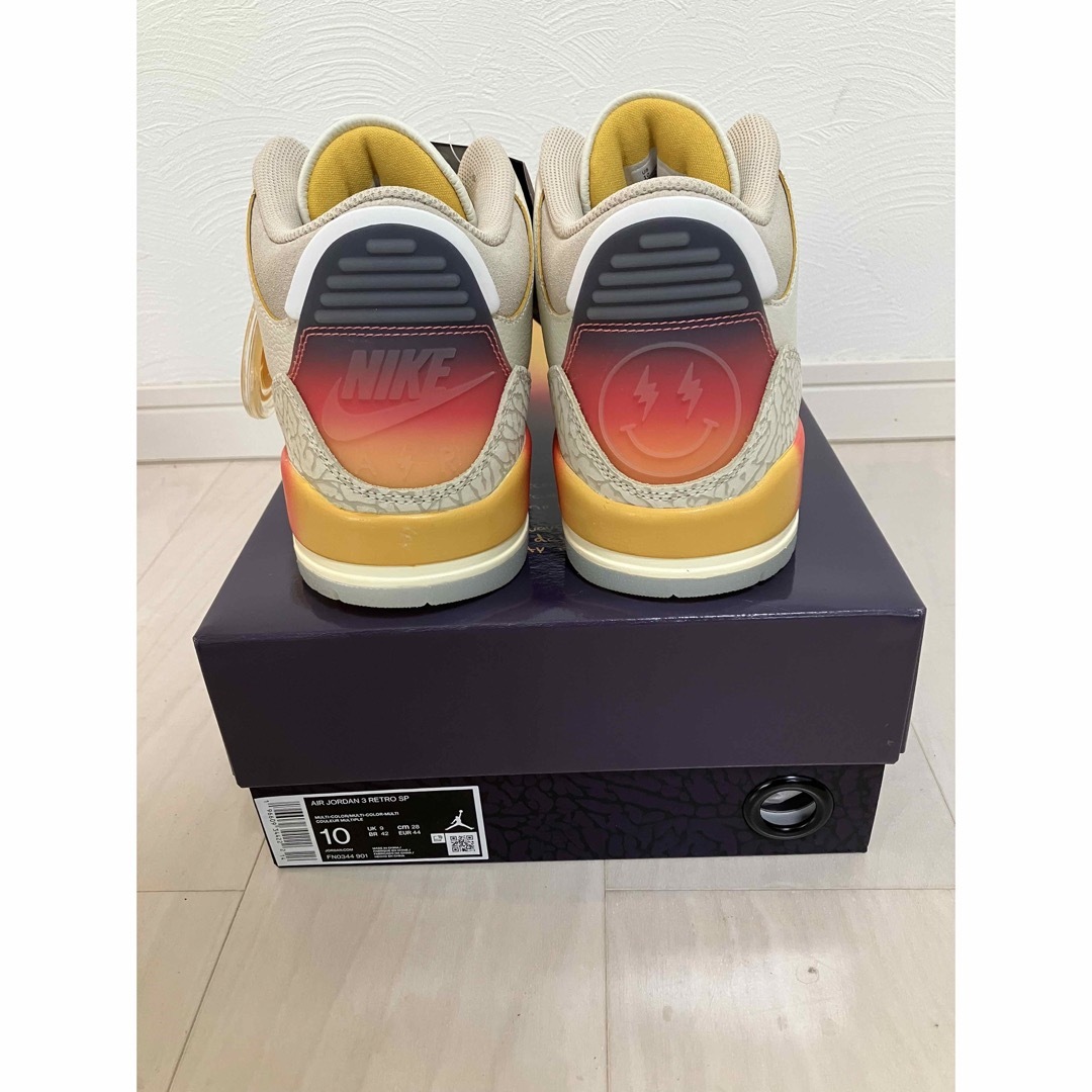 NIKE(ナイキ)のJ Balvin Nike Air Jordan 3 Retro Sunset メンズの靴/シューズ(スニーカー)の商品写真