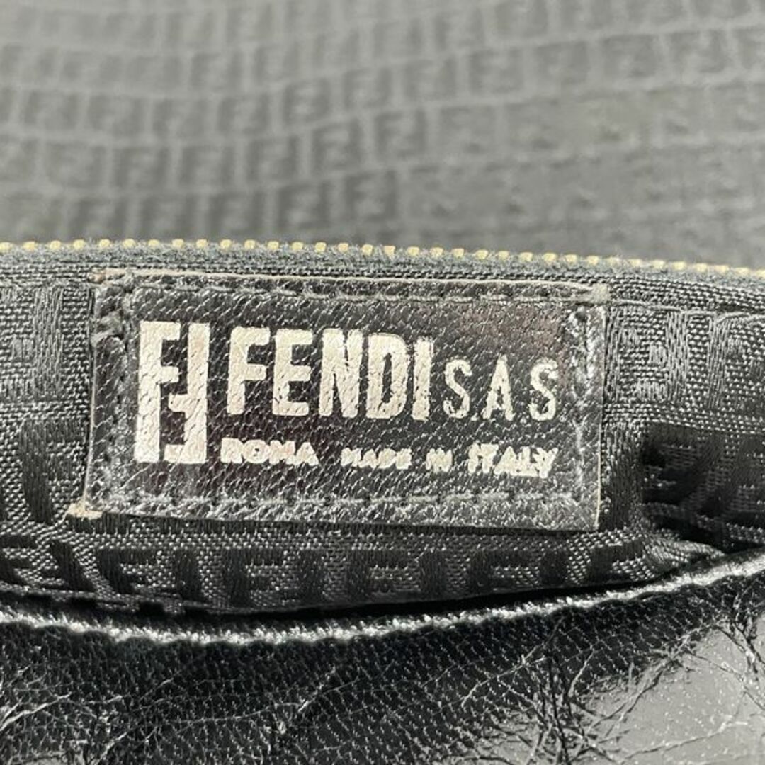 FENDI(フェンディ)のFENDI FFロゴ 刺繍 プッシュロック 肩掛け ヴィンテージ ショルダーバッグ レザー レディースのバッグ(ショルダーバッグ)の商品写真