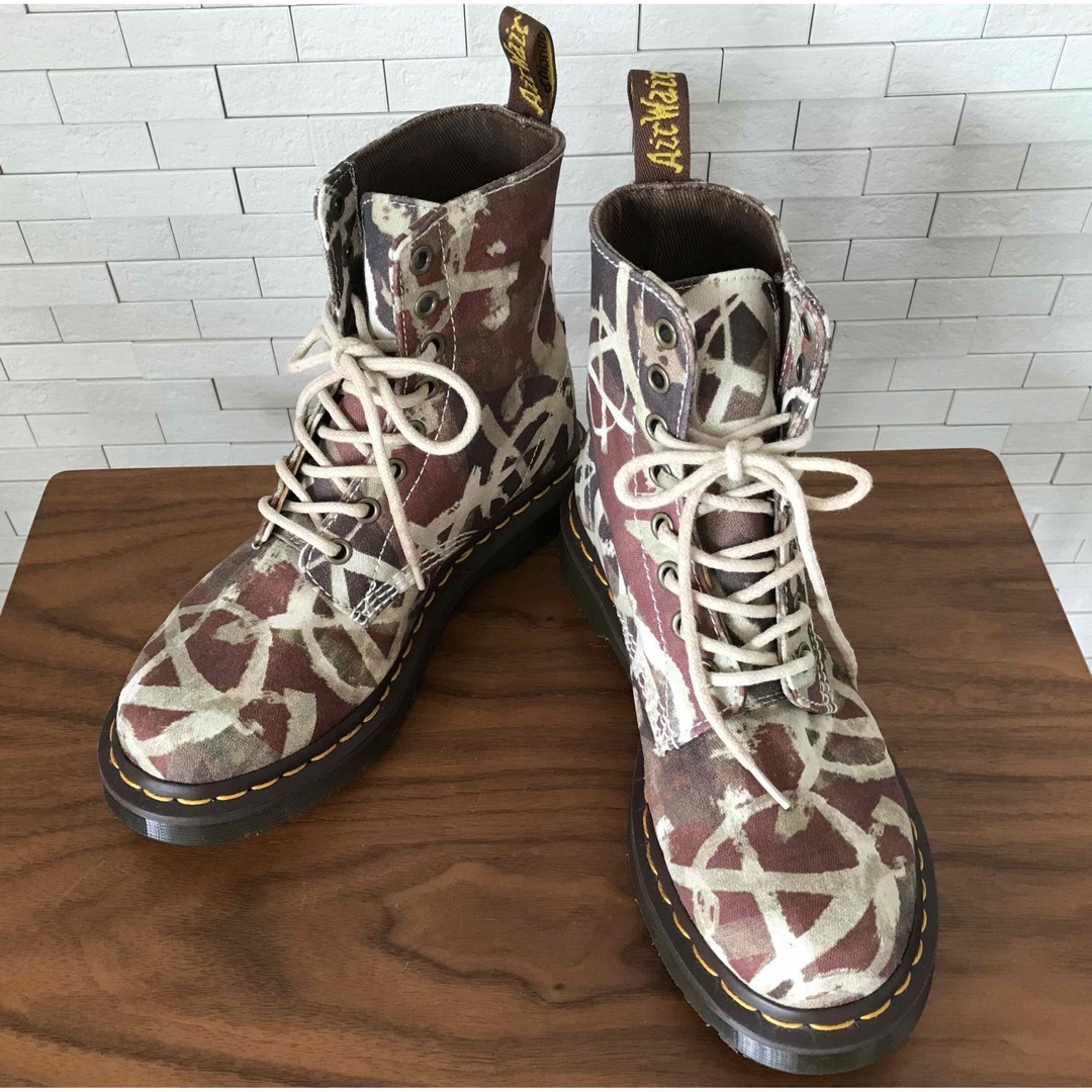 Dr.Martens(ドクターマーチン)の【美品】ドクターマーチン　人気　ユニオンジャック柄　8ホールブーツ　AW006 レディースの靴/シューズ(ブーツ)の商品写真