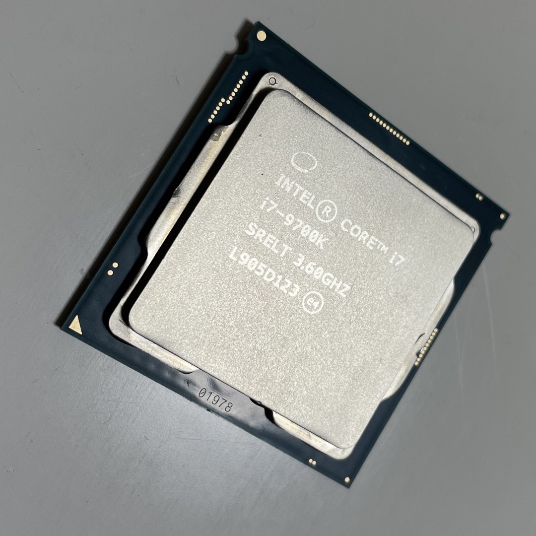 CPU intel core i7-9700K POSTチェック済 123-
