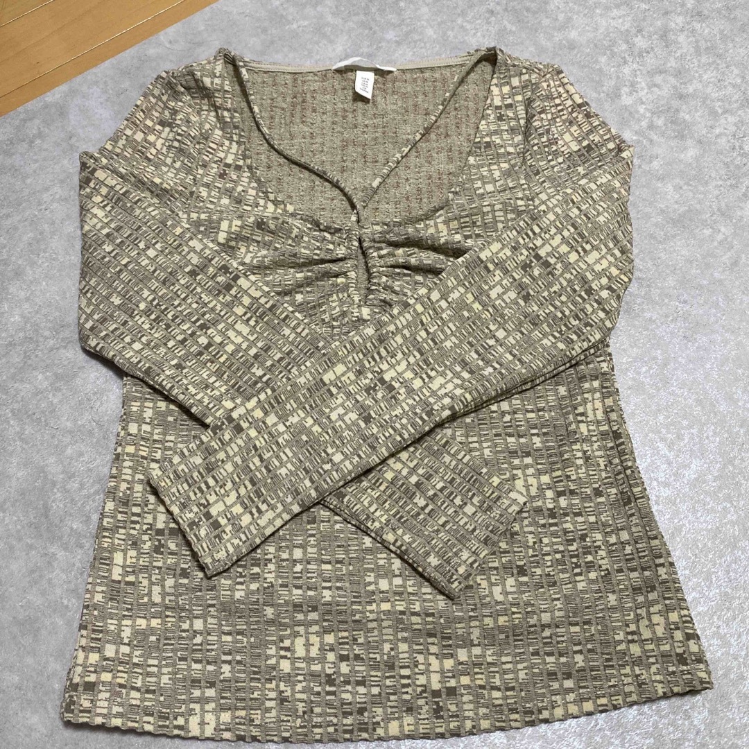 H&M(エイチアンドエム)のH &Ｍ　トップス レディースのトップス(カットソー(長袖/七分))の商品写真