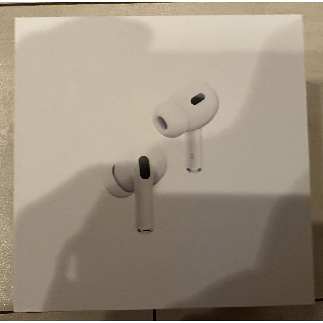Apple(アップル)の大大大セール【新品未開封】Apple AirPods Pro スマホ/家電/カメラのオーディオ機器(ヘッドフォン/イヤフォン)の商品写真