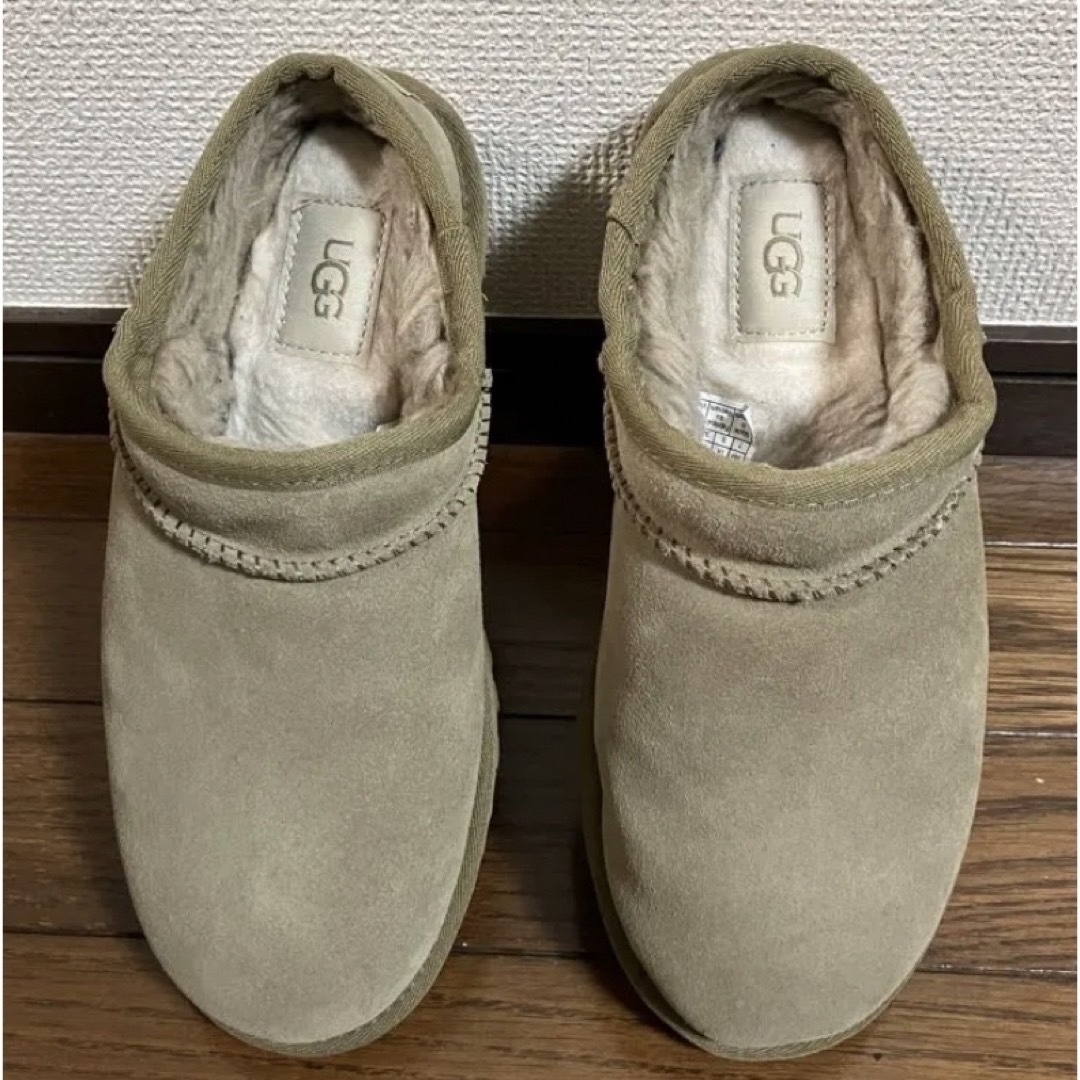 UGG(アグ)の[UGG/PY] CLASSIC SLIPPER 24cm レディースの靴/シューズ(スリッポン/モカシン)の商品写真