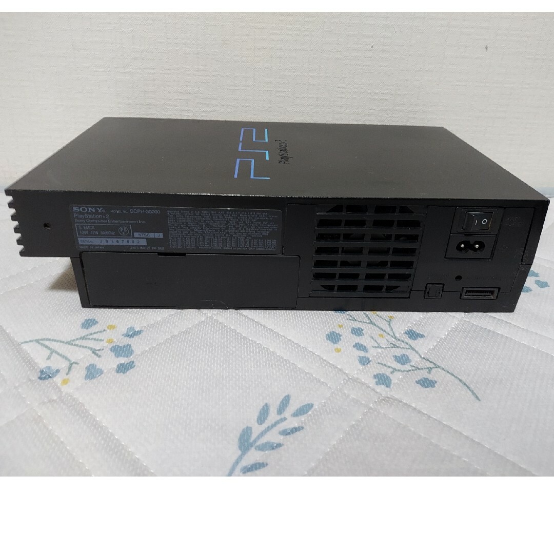 PS2本体（SCPH-30000）、メモリーカード、ソフトなどのセット