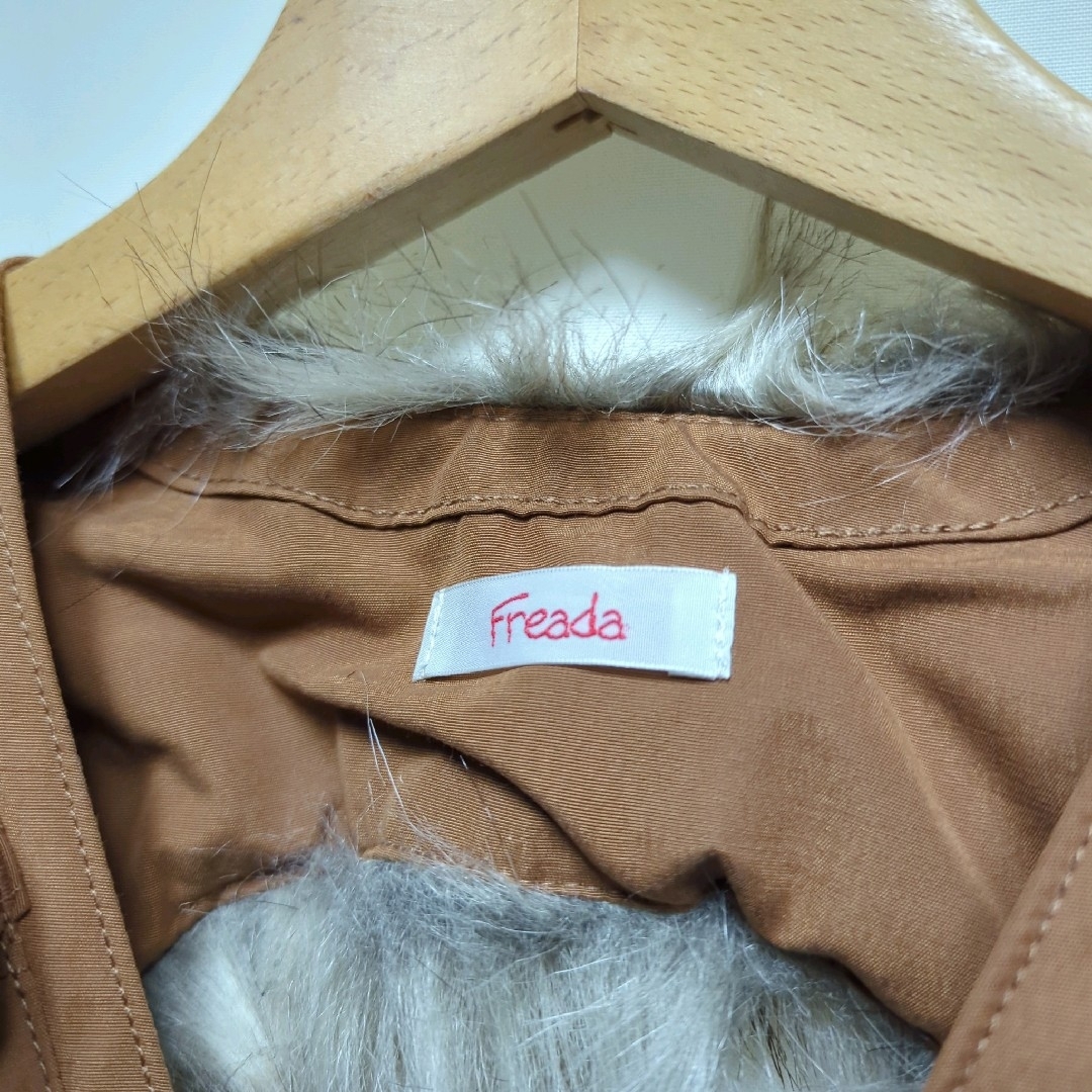 ☆Freada ミリタリー ファー ベストの通販 by sada's shop|ラクマ