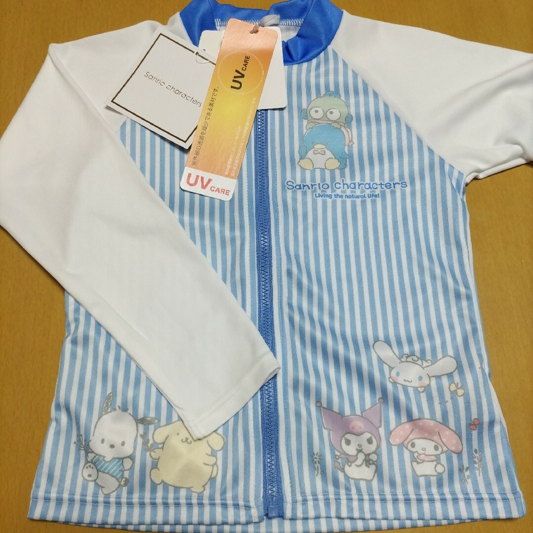 サンリオ(サンリオ)の新品サンリオラッシュガード110 キッズ/ベビー/マタニティのキッズ服女の子用(90cm~)(水着)の商品写真