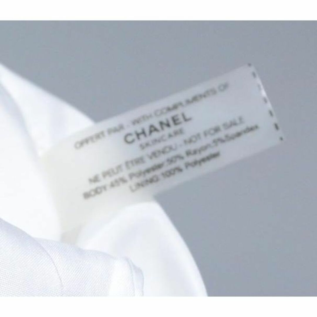 CHANEL(シャネル)のCH485 新品未使用本物　シャネル　SKINCAREノベルティポーチ レディースのファッション小物(ポーチ)の商品写真