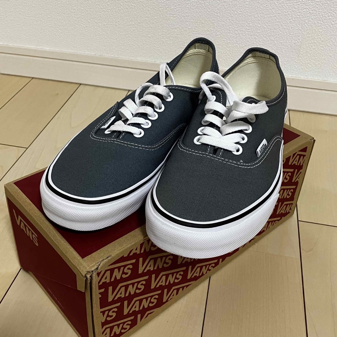 VANS Authentic スニーカー グレー⭐︎試着のみ美品 | フリマアプリ ラクマ