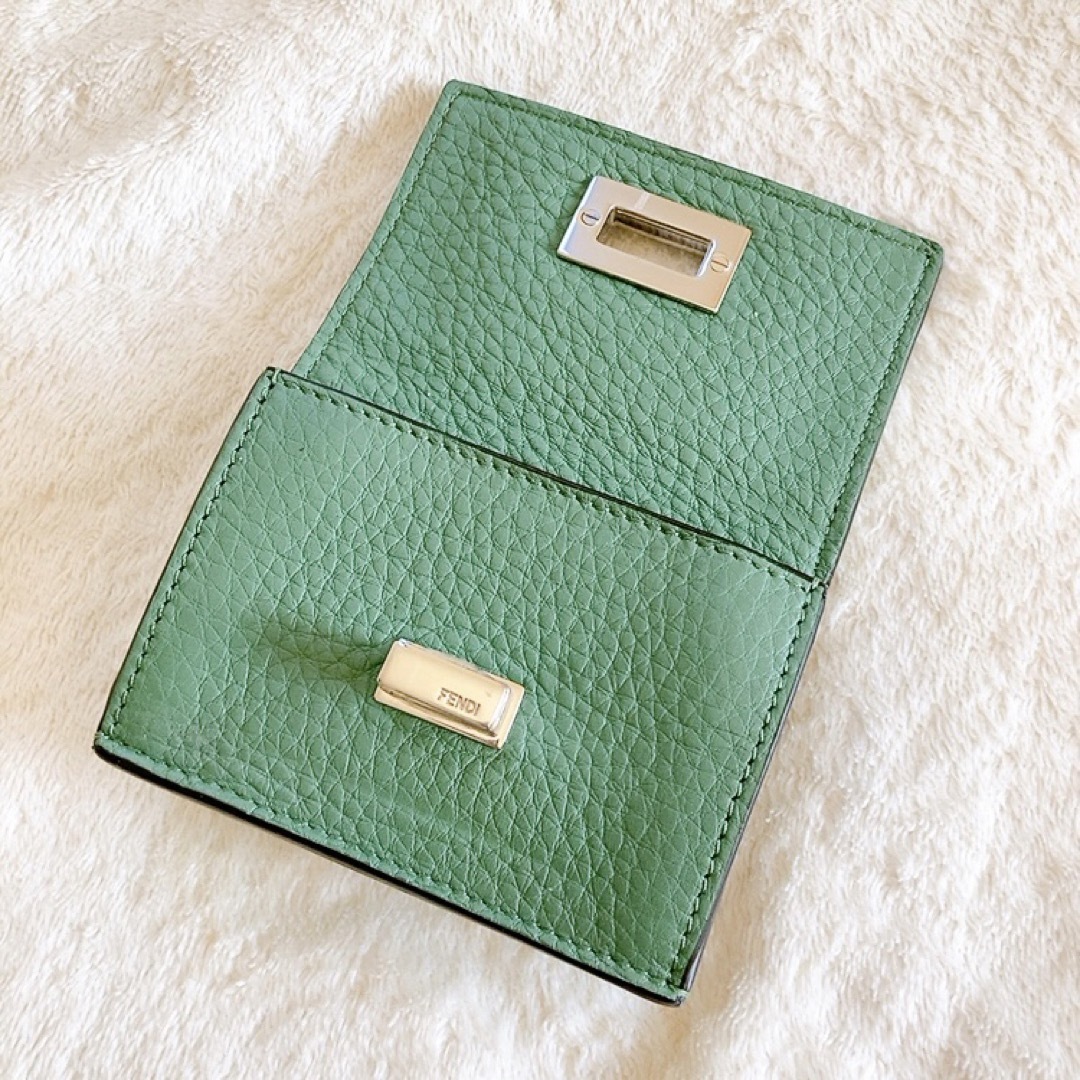 FENDI(フェンディ)のFENDI✨ピーカブー マイクロ✨三つ折り財布✨未使用 レディースのファッション小物(財布)の商品写真