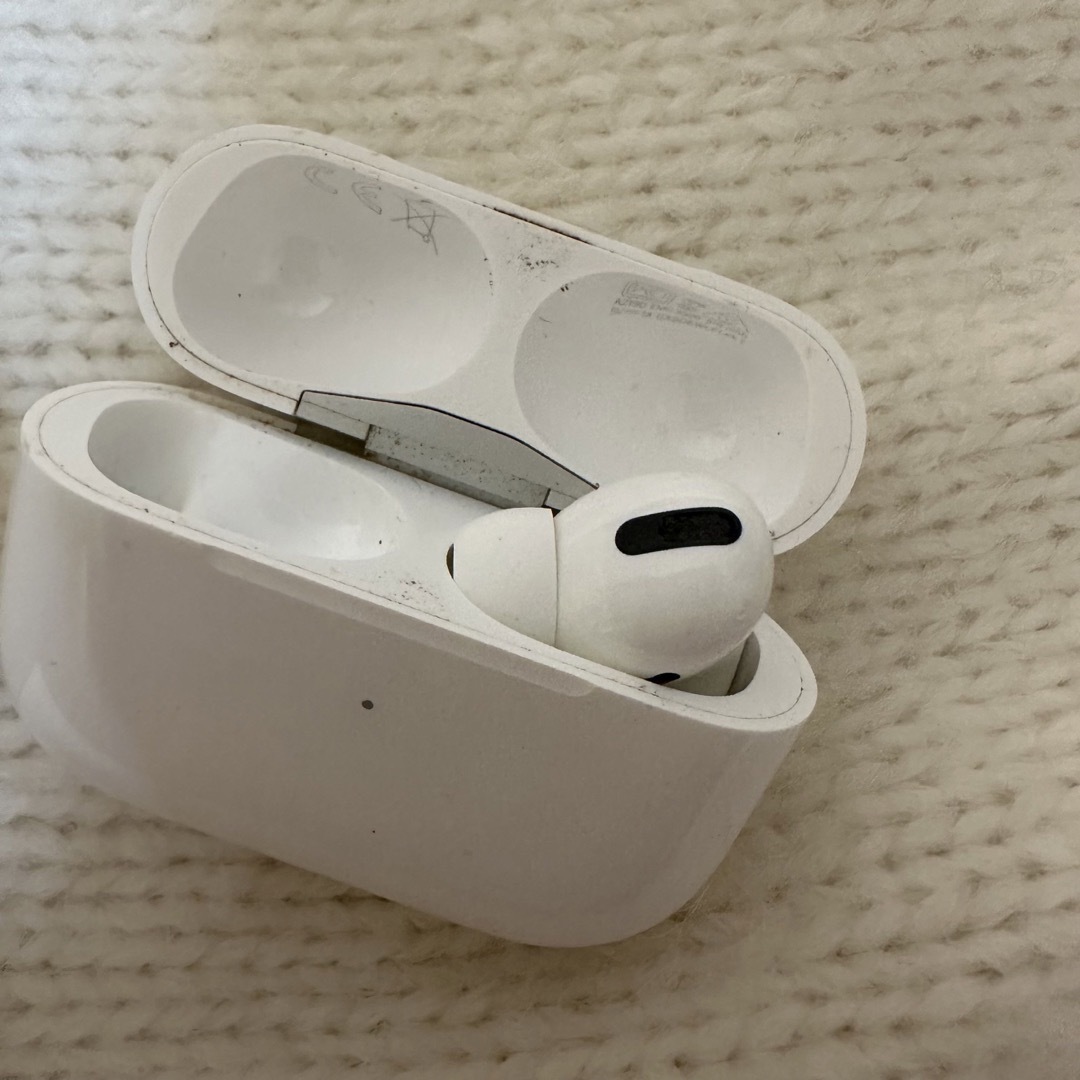 APPLE AirPods Pro ノイズキャンセリング付完全ワイヤレスイヤホン