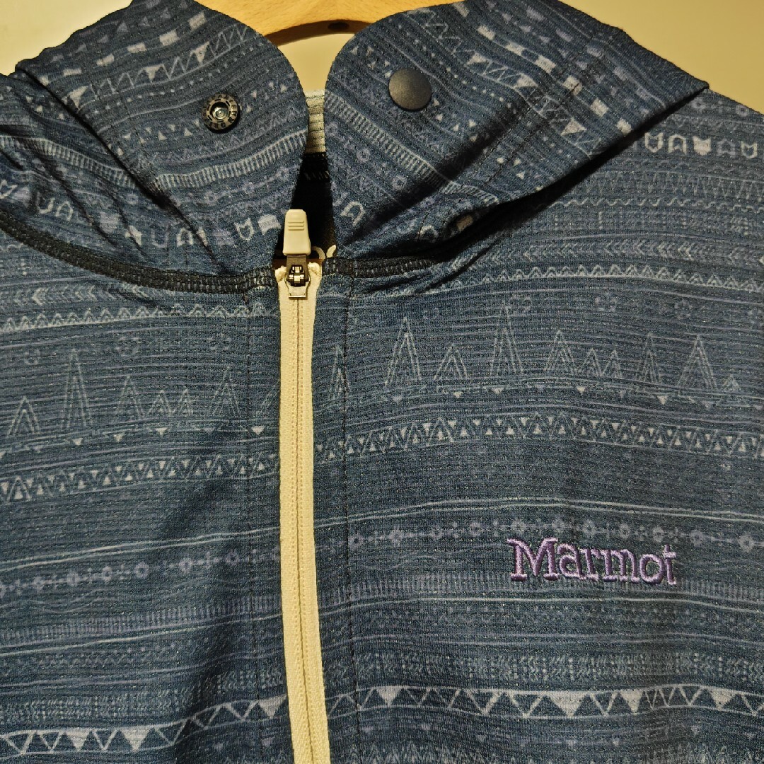 MARMOT(マーモット)のMarmot　マーモット　レディースＭ　薄手　パーカー レディースのジャケット/アウター(その他)の商品写真