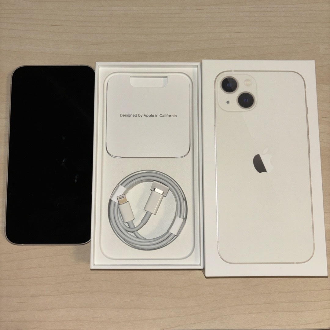 iPhone(アイフォーン)の【中古】iPhone13 スマホ/家電/カメラのスマートフォン/携帯電話(スマートフォン本体)の商品写真